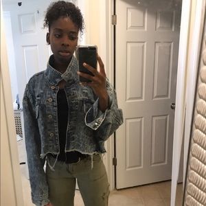 Ripped Denim Jacket 🔥